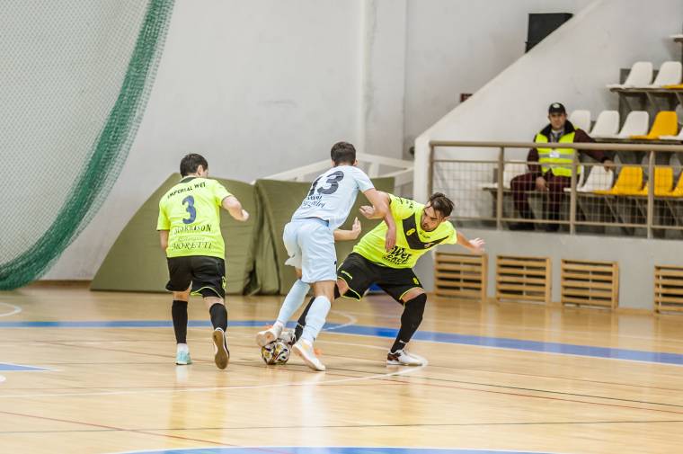 Kiegyenlített párharcok a futsalbajnokságban