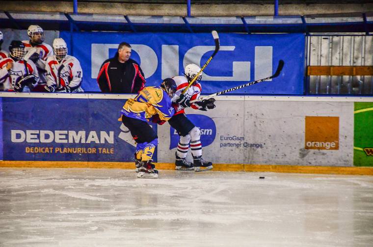Román bajnokságot nyert az U18-as csíki hokicsapat