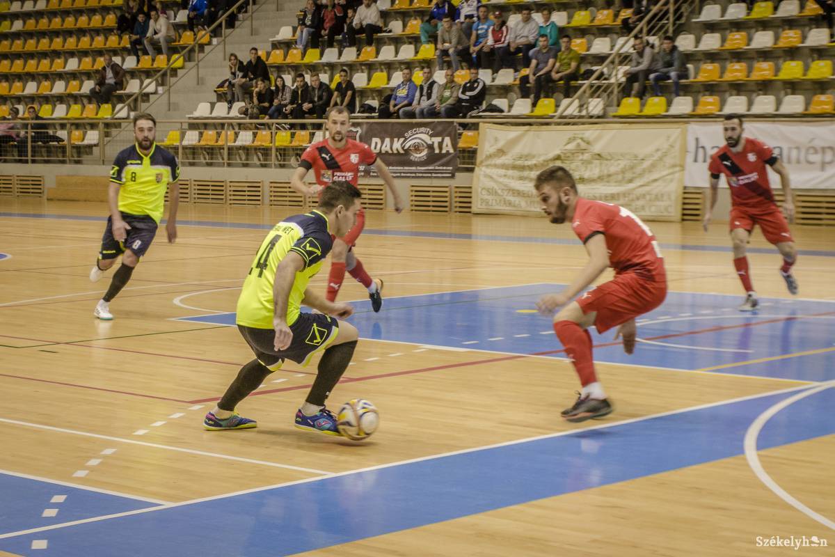 &bullet;  Fotó: Pinti Attila