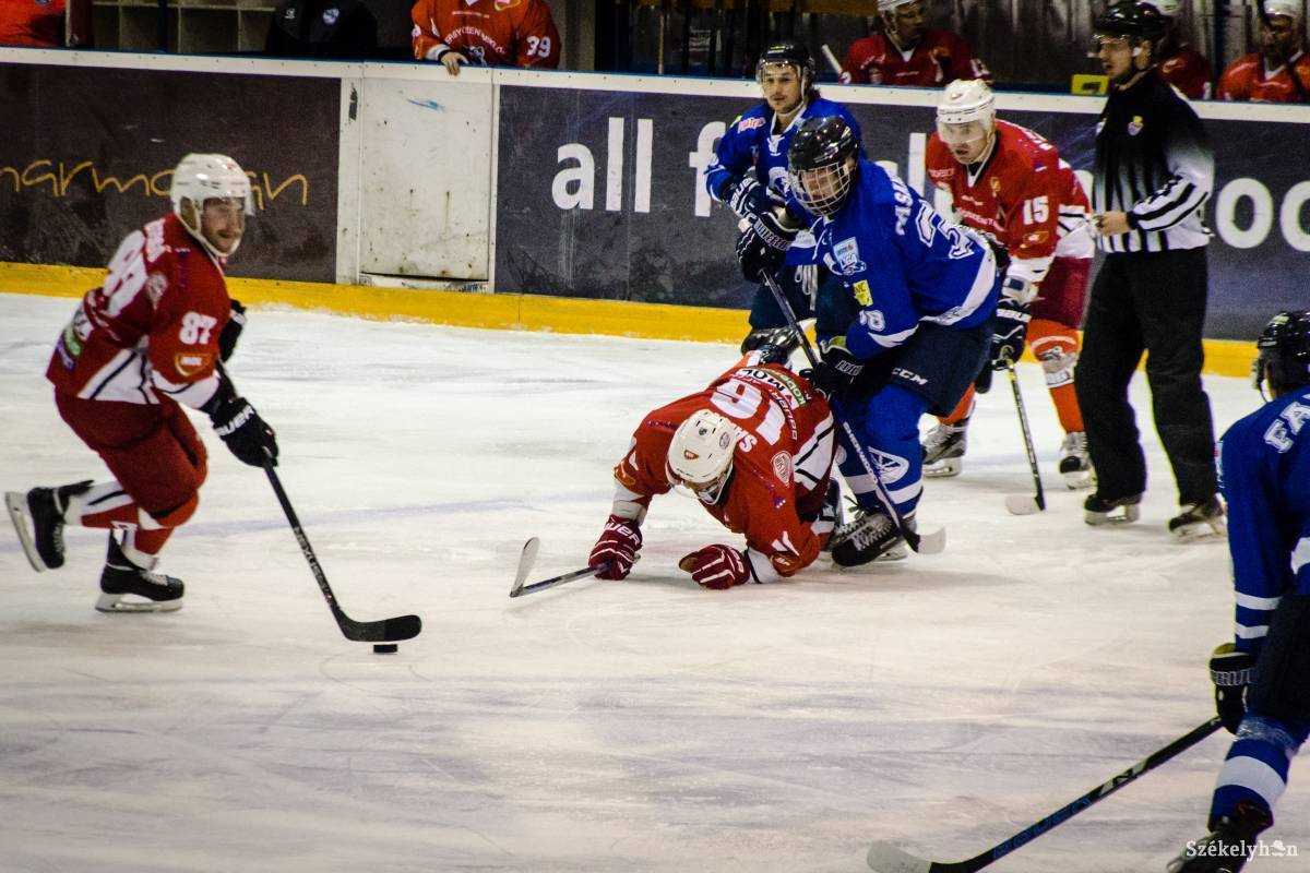 Rangadó Csíkban és Gyergyóban. Összecsapnak a Hargita megyei csapatok. Archív &bullet;  Fotó: Sándor Csilla