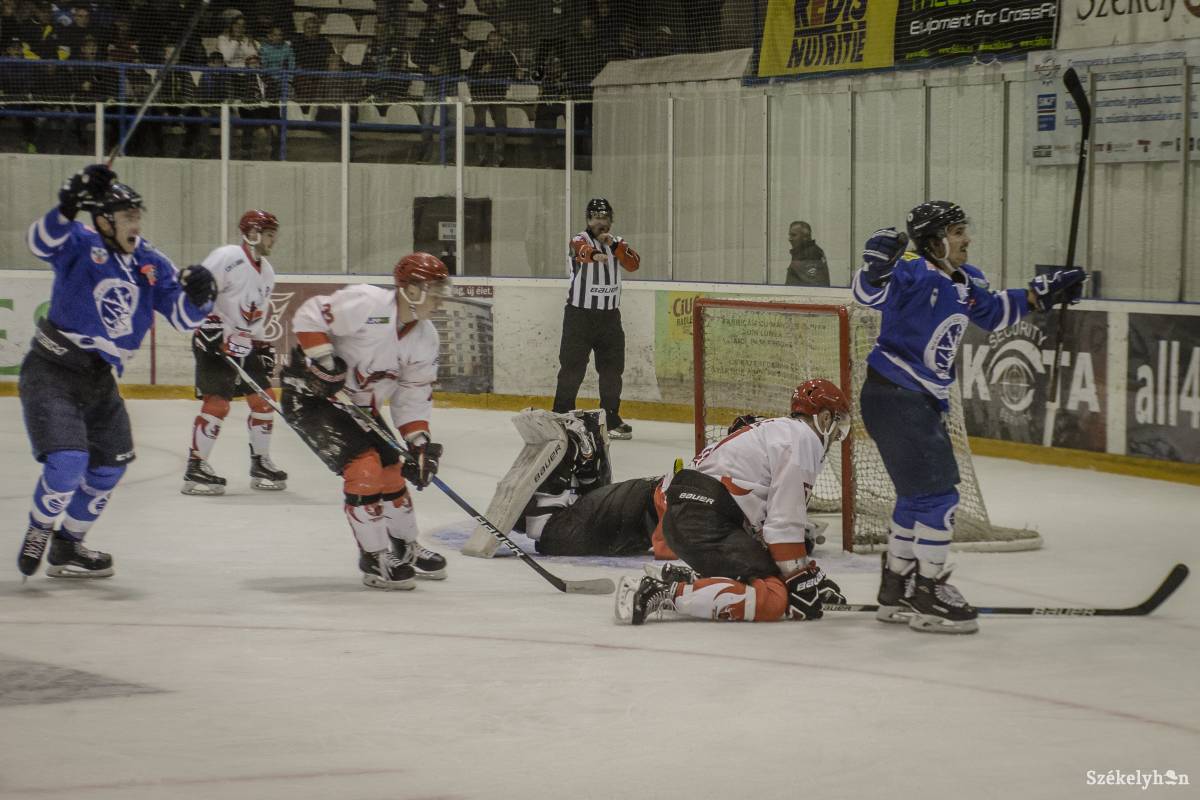 &bullet;  Fotó: Pinti Attila