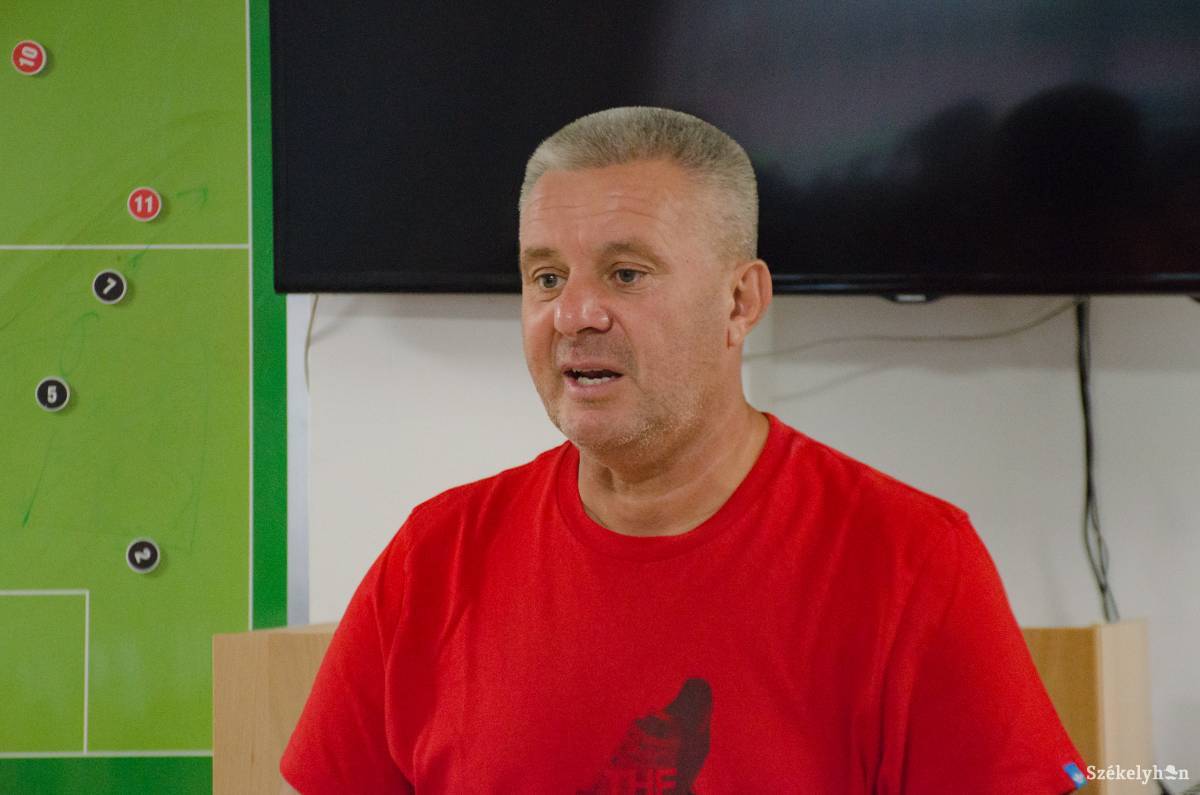 Vágó Attila edző Székelyudvarhelyről Csíkszeredába igazolt, ahol a feljutást célozzák meg •  Fotó: Gecse Noémi