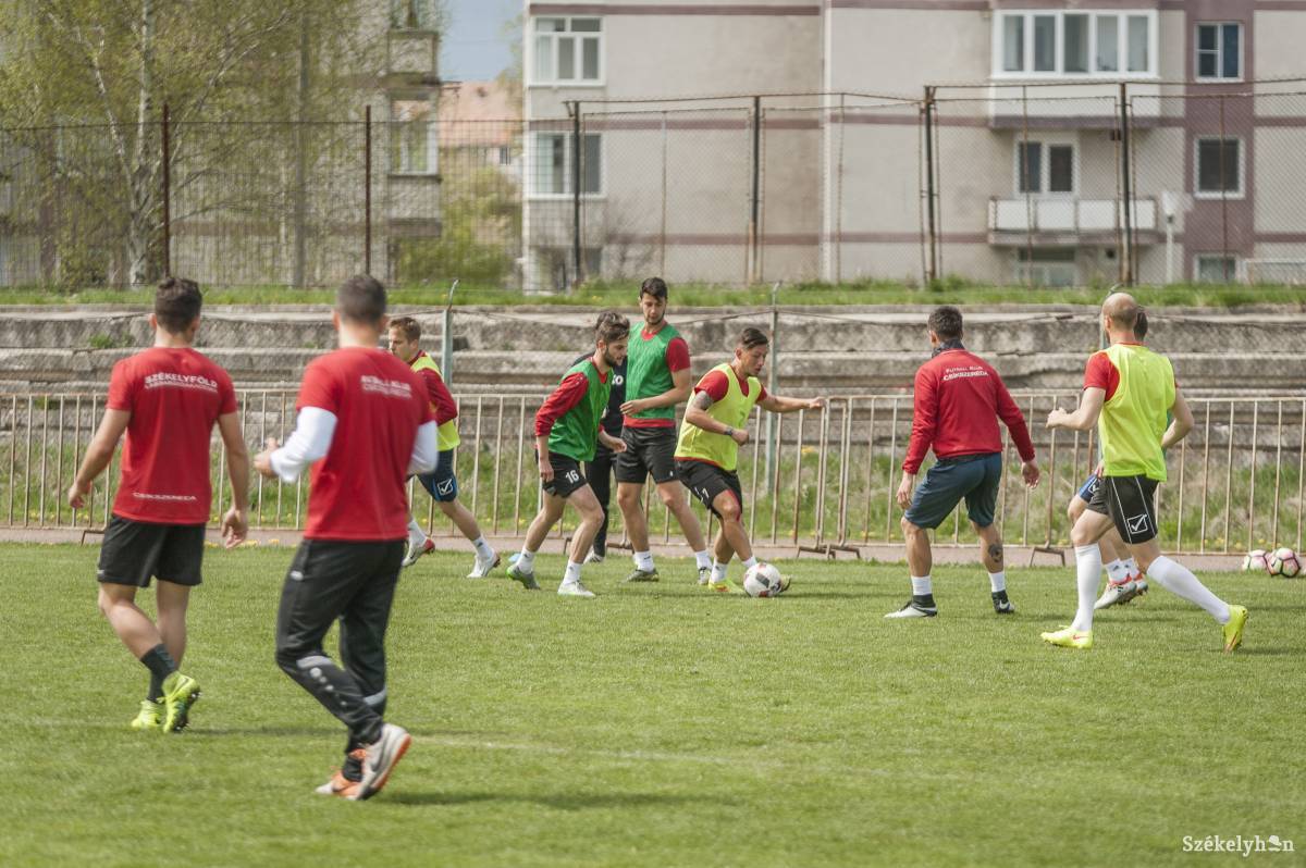 &bullet;  Fotó: Pinti Attila