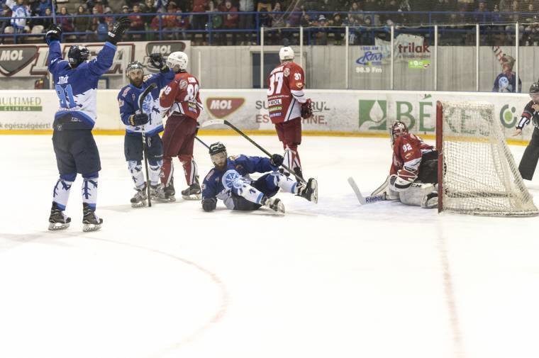 Ismét tiltakozással fenyegetnek a fuvarozók