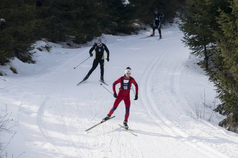 Gyönyörű időben símaratonoztak