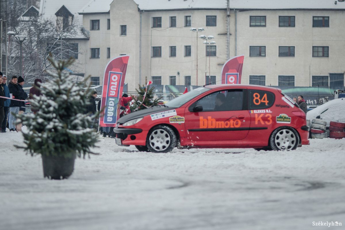 &bullet;  Fotó: Pinti Attila