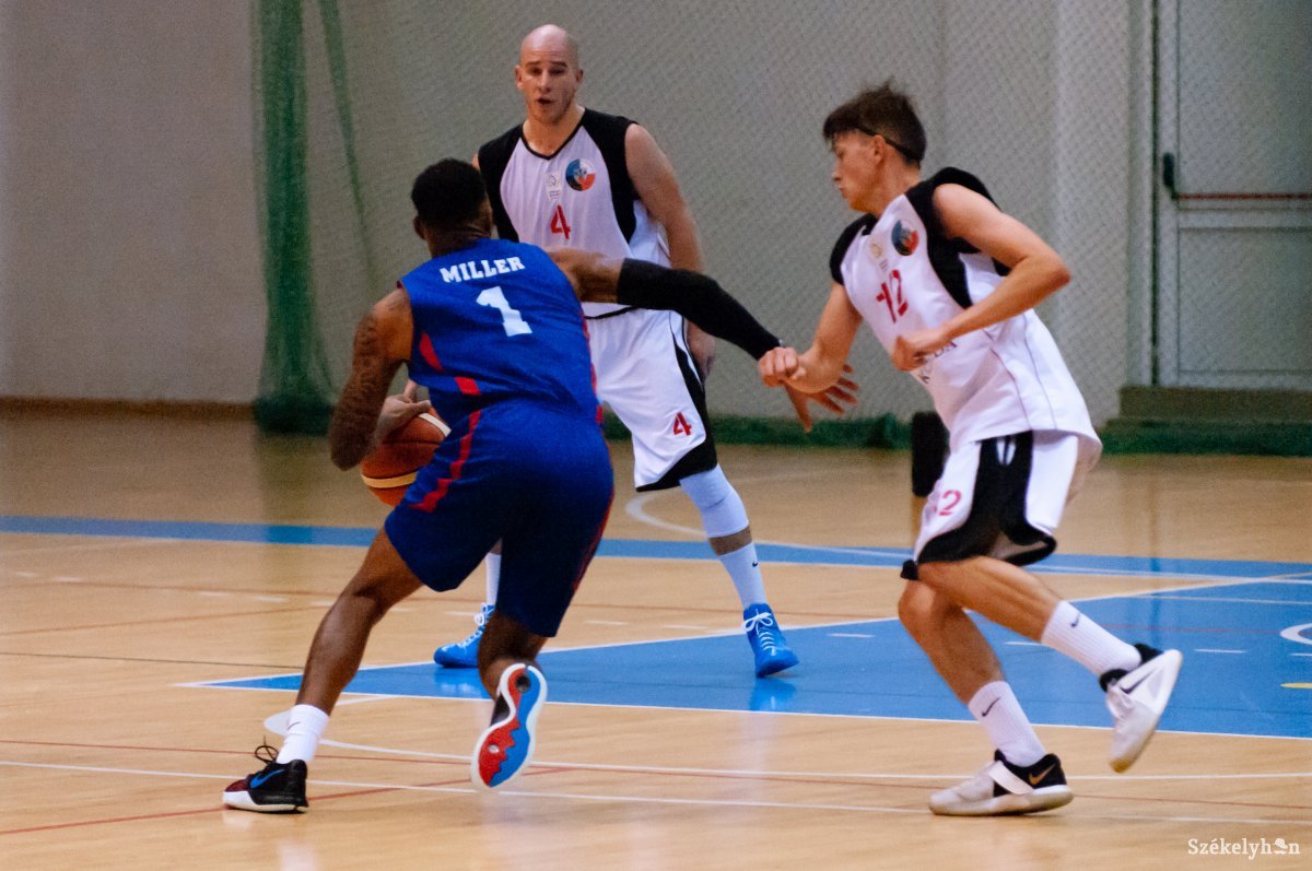 &bullet;  Fotó: Gábos Albin