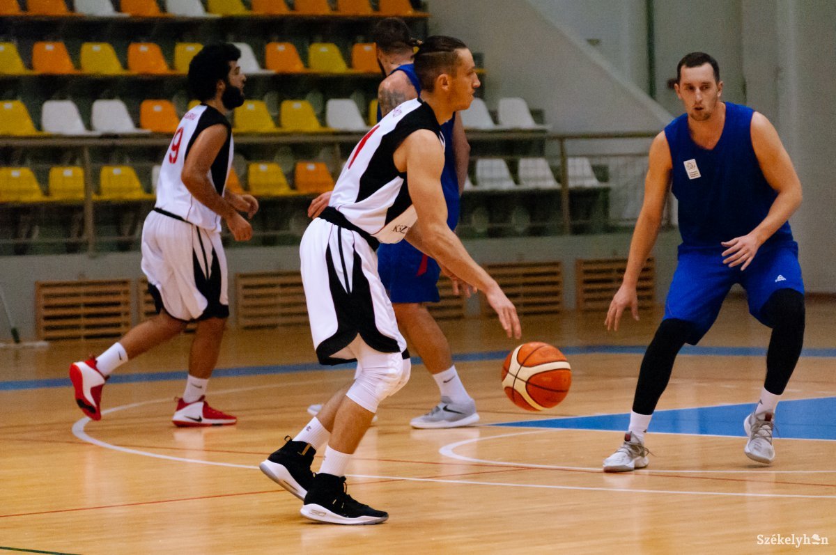 &bullet;  Fotó: Gábos Albin