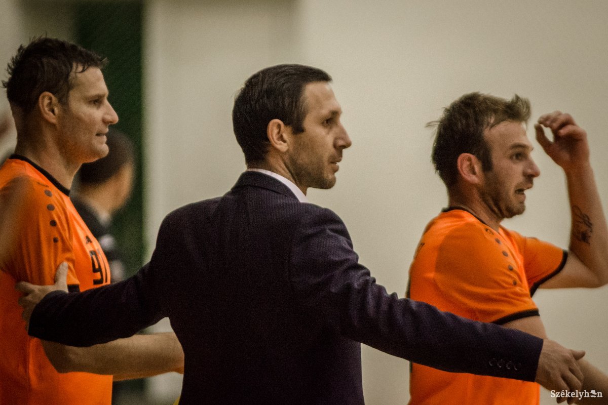 &bullet;  Fotó: Pinti Attila