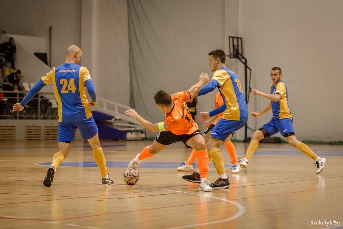 &bullet;  Fotó: Pinti Attila