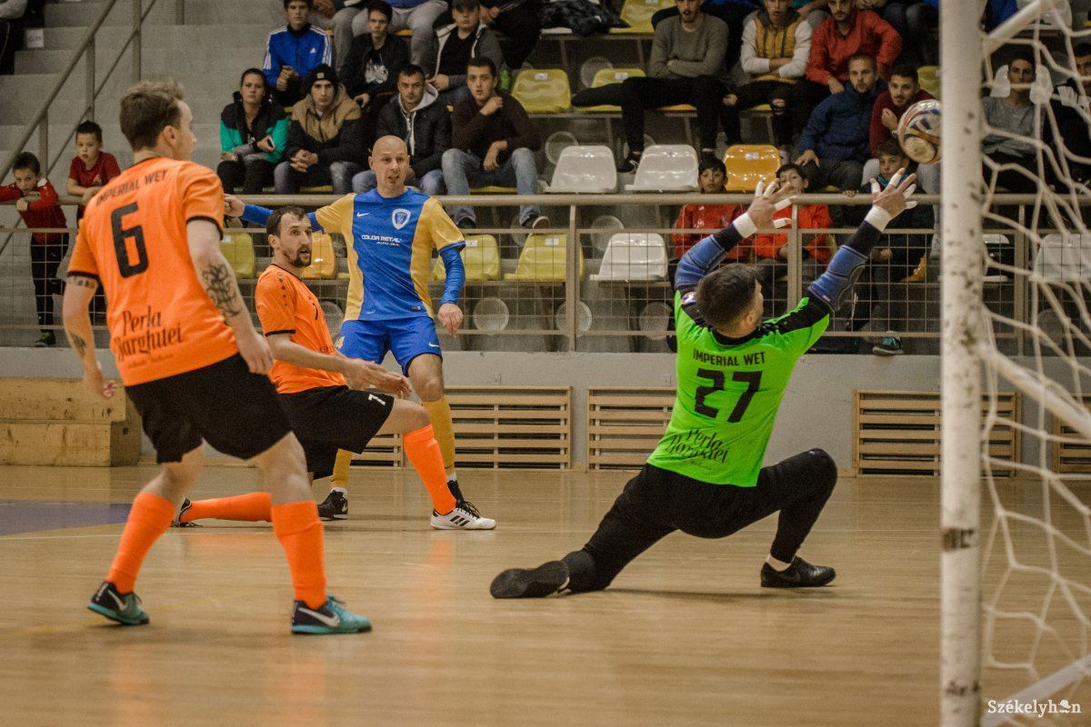 &bullet;  Fotó: Pinti Attila