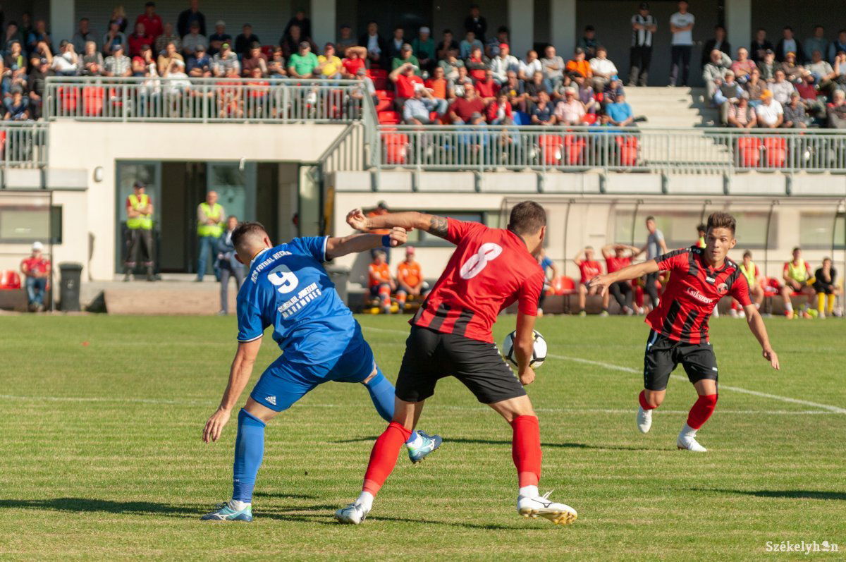 Az FK visszavágott Lénárdfalvának az ősszel hazai pályán elszenvedett 3–0-s vereségért. Archív •  Fotó: Gábos Albin