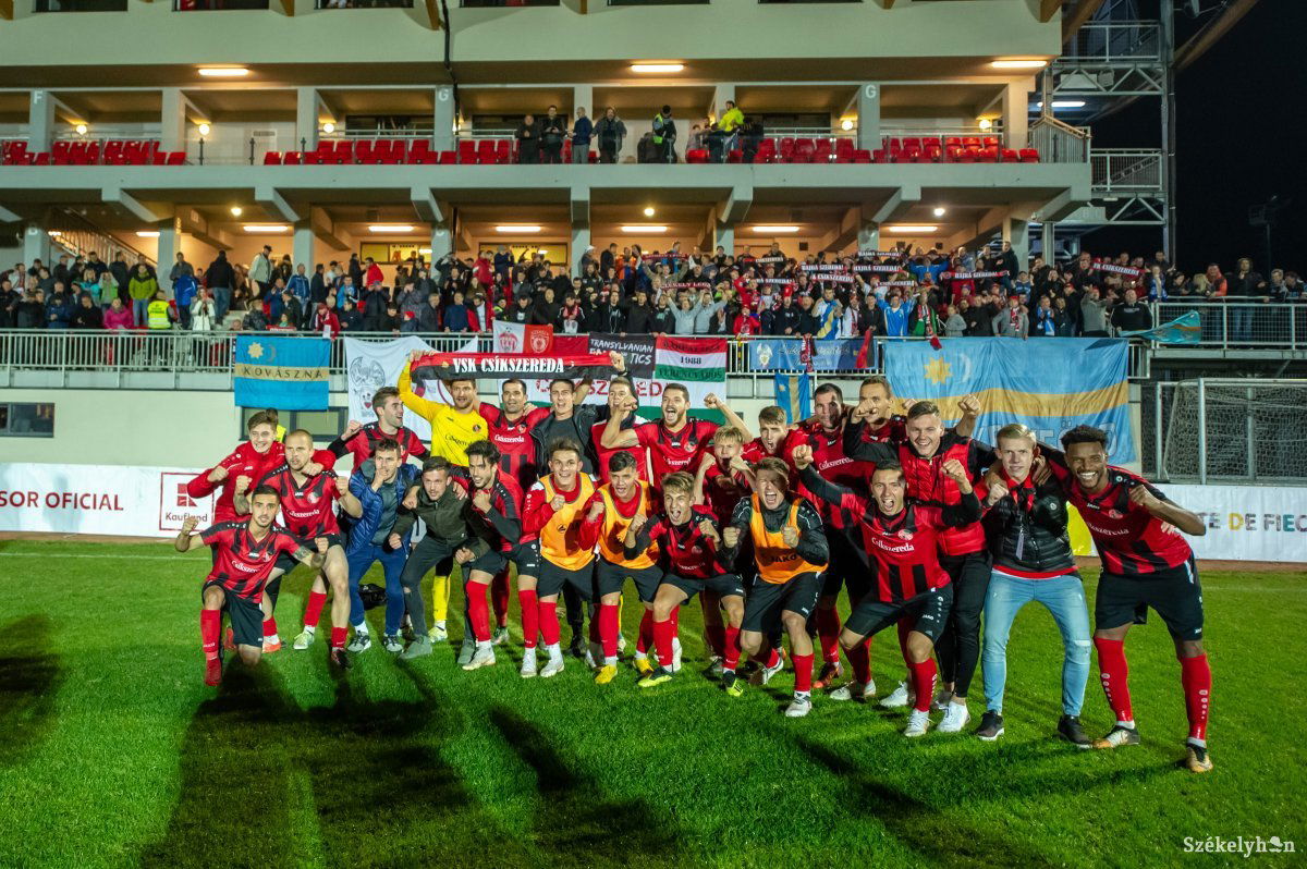 FK Csíkszereda – Bukaresti Dinamo Román Kupa-nyolcaddöntő után, 2018-ban •  Fotó: Gecse Noémi