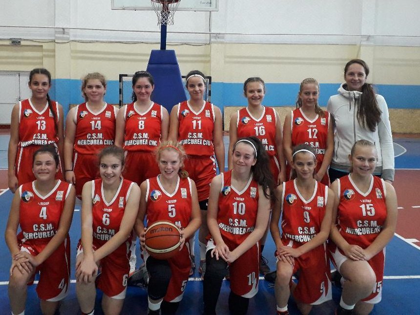 Az U15-ös csíki csapat. Az első tornán csak egy ellenfél tudta legyőzni &bullet;  Fotó: VSK Csíkszereda