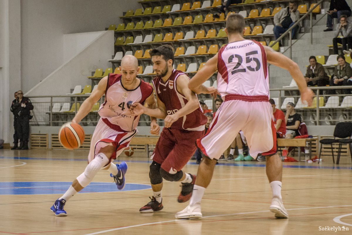 &bullet;  Fotó: Pinti Attila