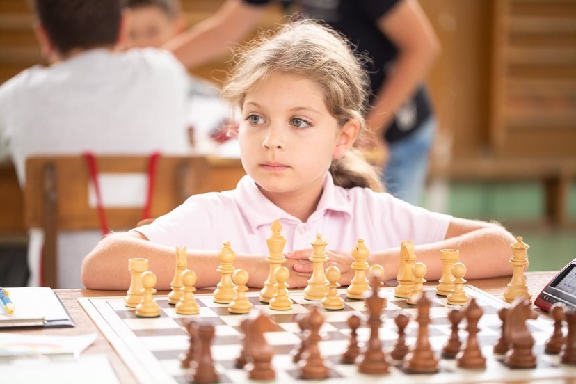 Kiss Abigél volt a legjobb feladványfejtő a 8 éven aluliak korosztályában • Forrás: Caissa.ro 