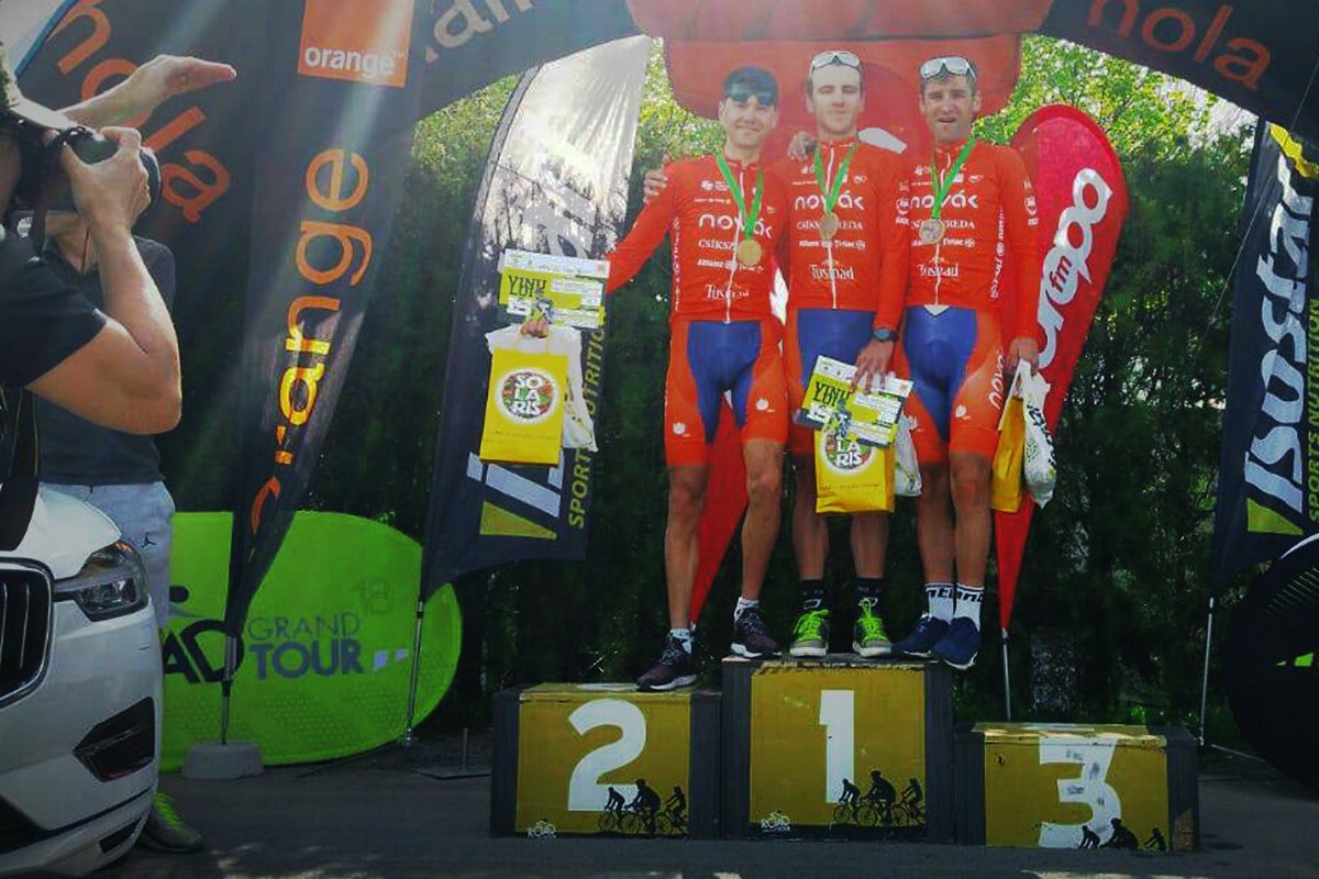 A Team Novák kerékpározói kisajátították a dobogót &bullet;  Fotó: Facebook/Team Novák