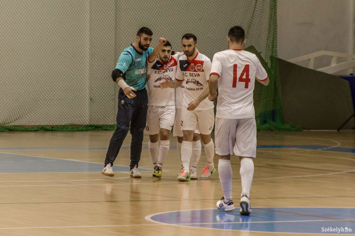 &bullet;  Fotó: Pinti Attila