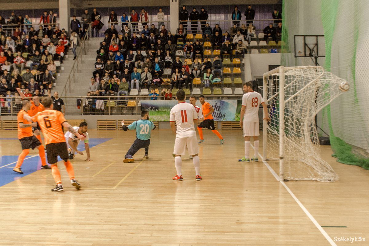 Nagy csatára lehet számítani az Autobergamo és az Imperial Wet között. Archív &bullet;  Fotó: Pinti Attila
