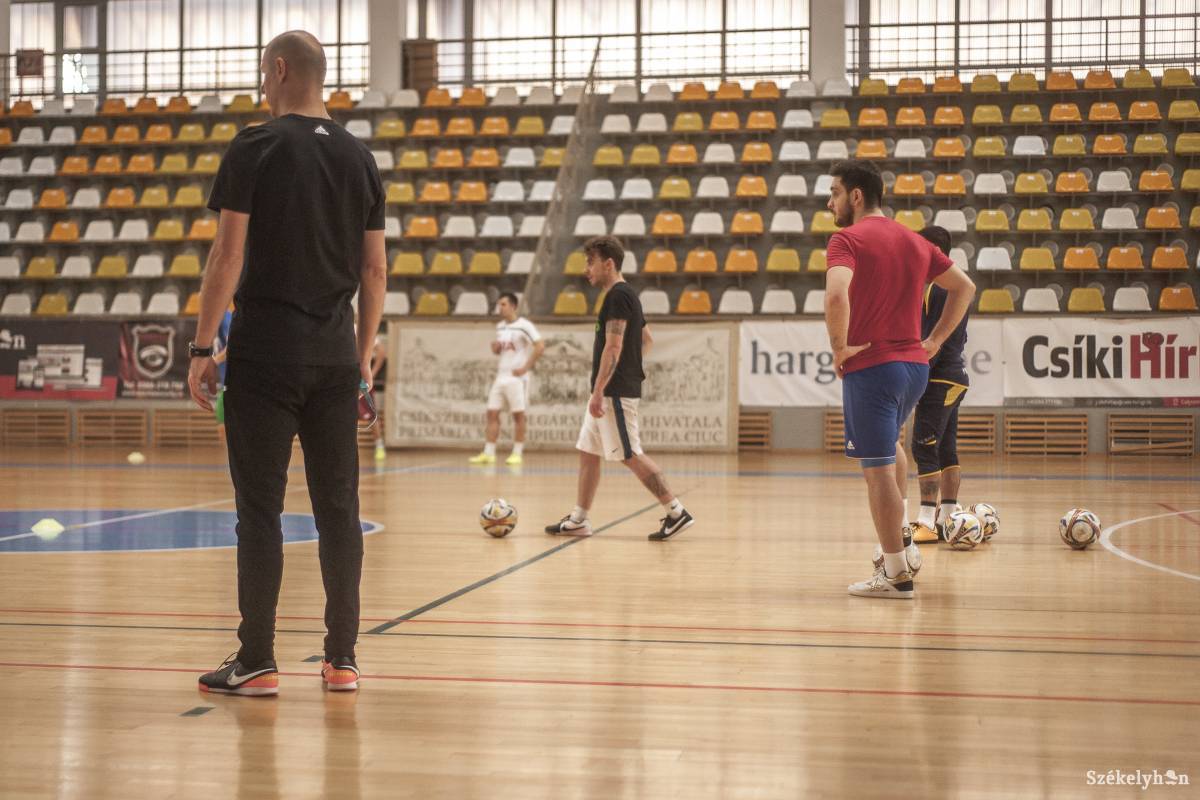 &bullet;  Fotó: Pinti Attila