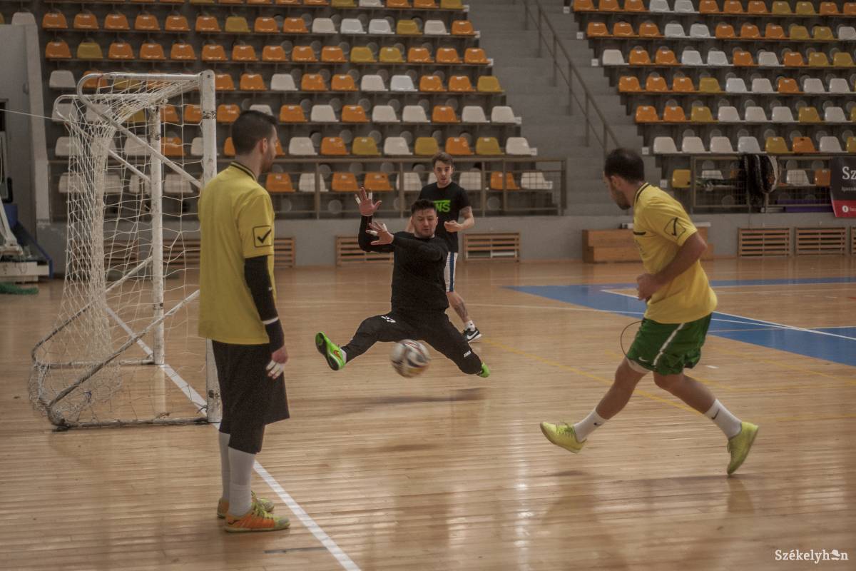 &bullet;  Fotó: Pinti Attila