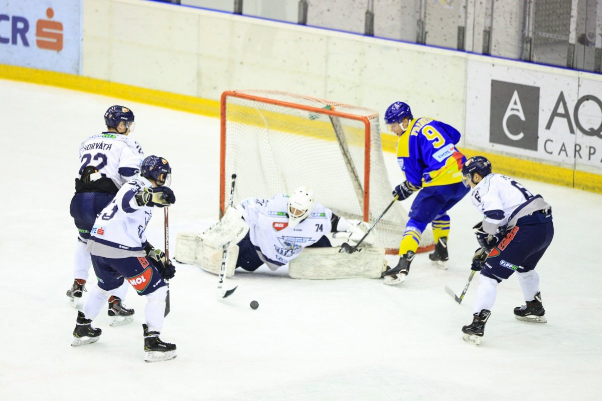 •  Fotó: Alexandra Sanpetru