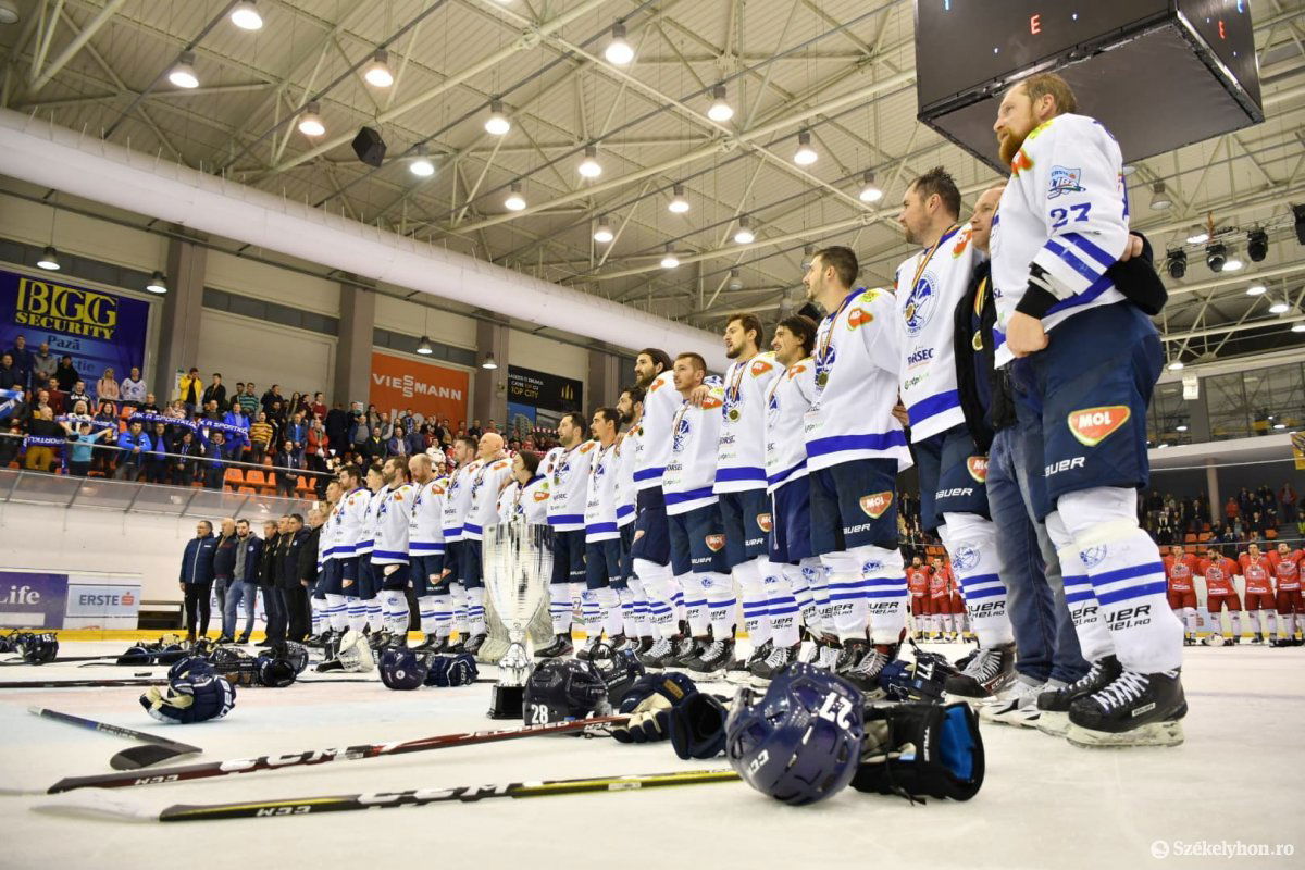 Tizenharmadik elsőségét szerezte a Sportklub a Román Kupában •  Fotó: Pinti Attila