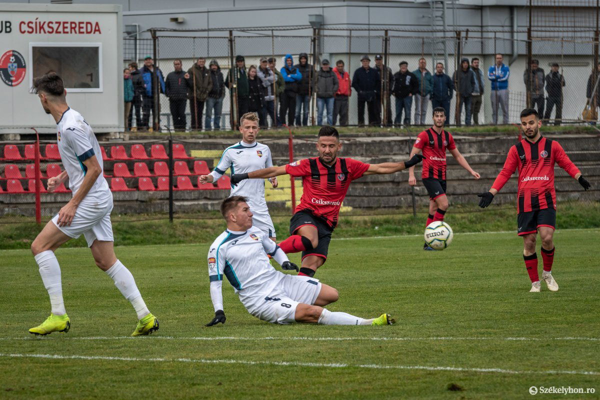 Nagyon jó csapat benyomását keltette a Gloria. Az FK nagyot küzdött az egy pontért • Fotó: Pinti Attila