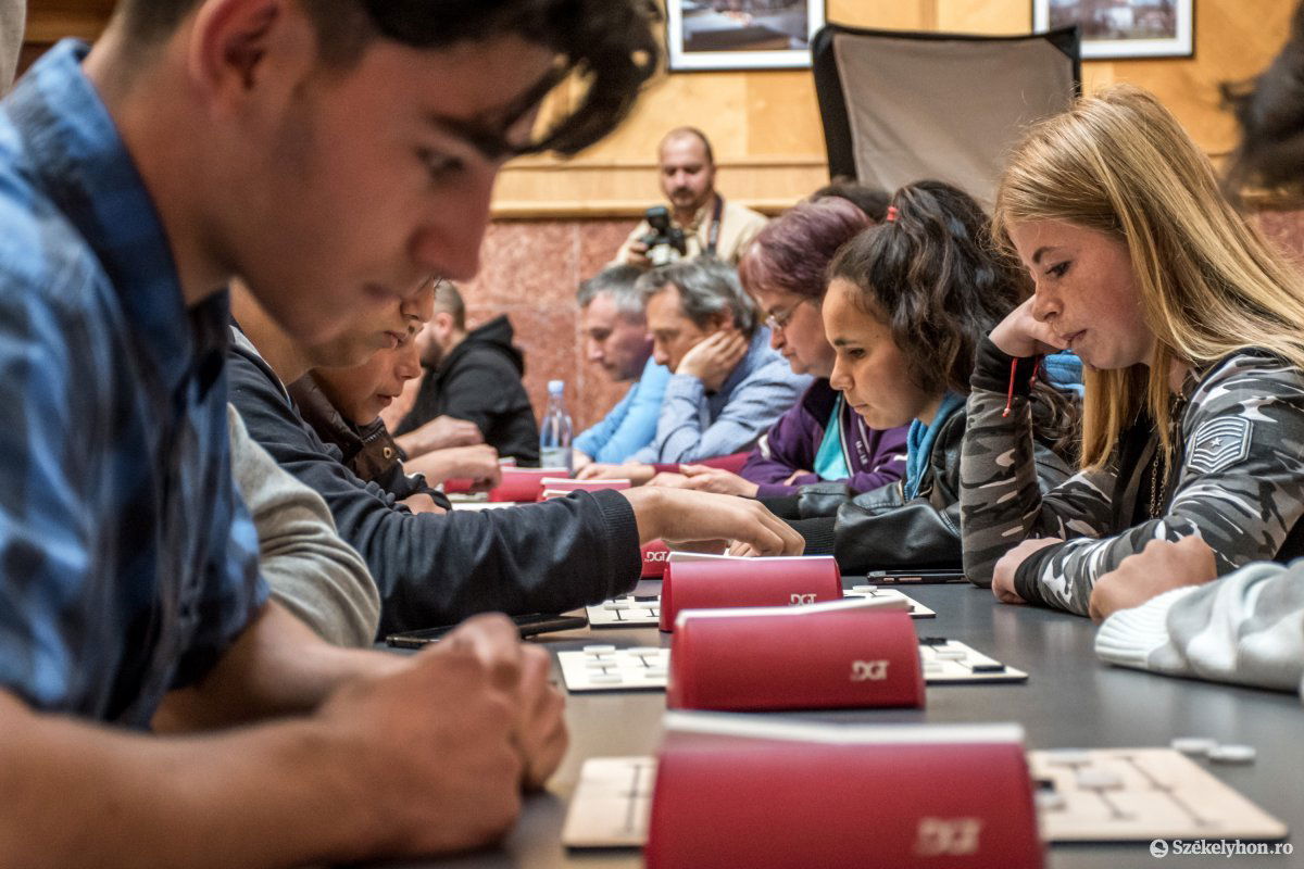 &bullet;  Fotó: Pinti Attila