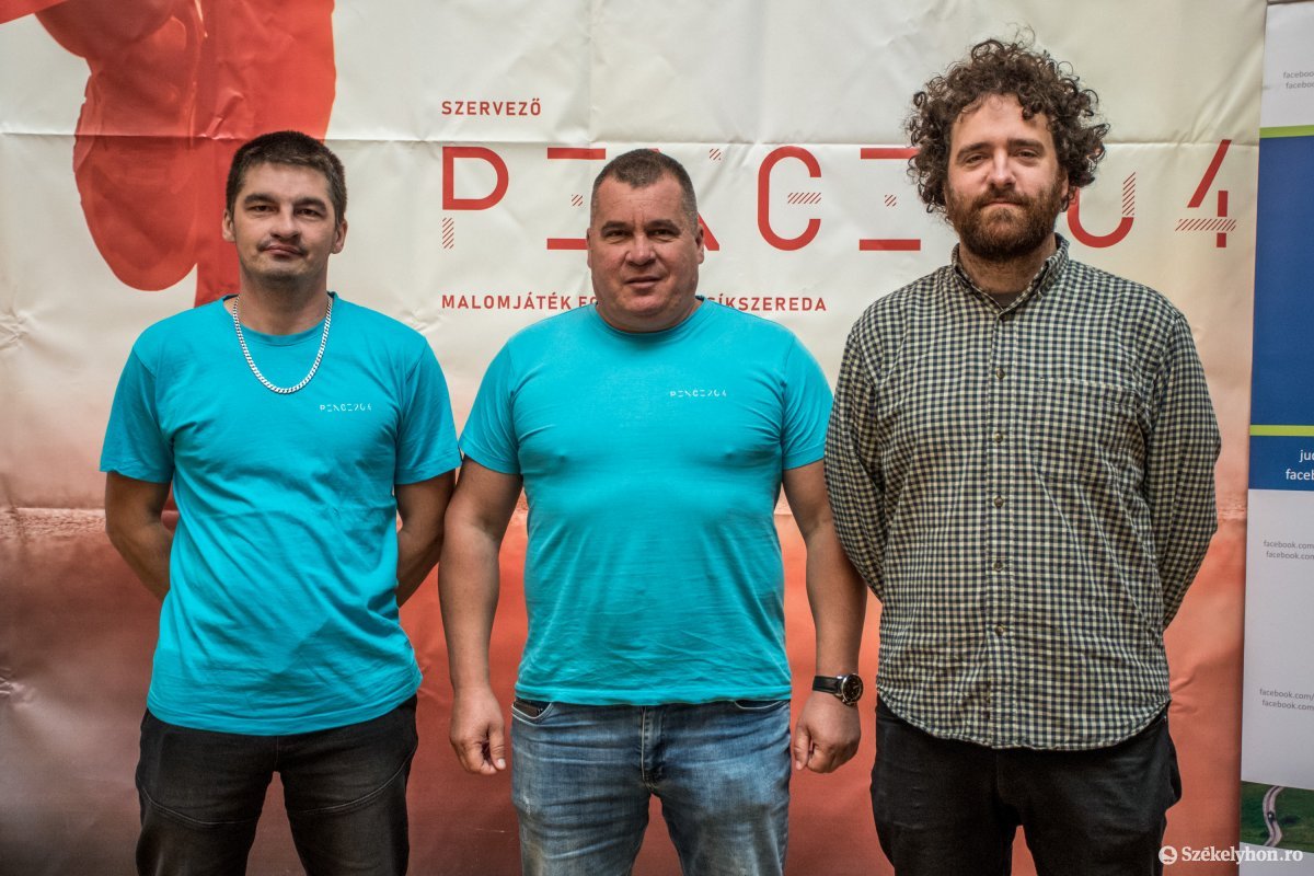 &bullet;  Fotó: Pinti Attila