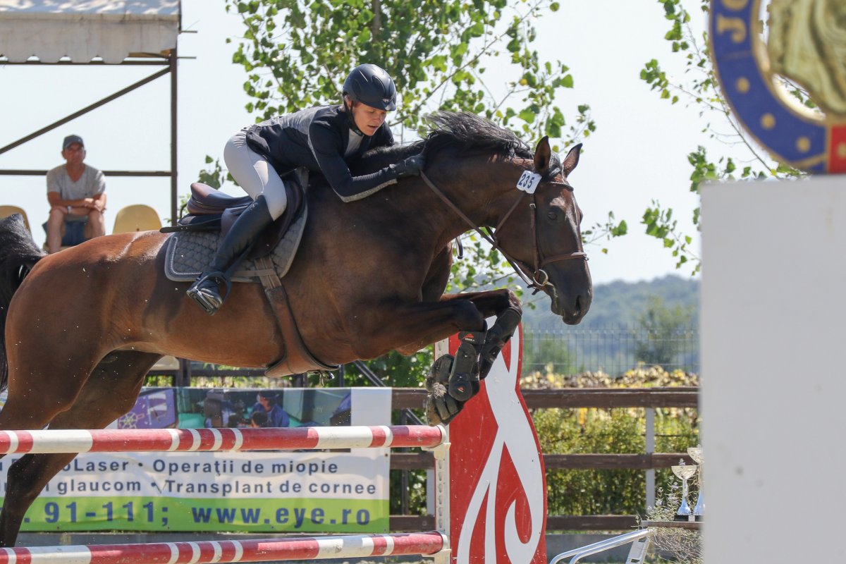 &bullet;  Fotó: Chris Ciunga