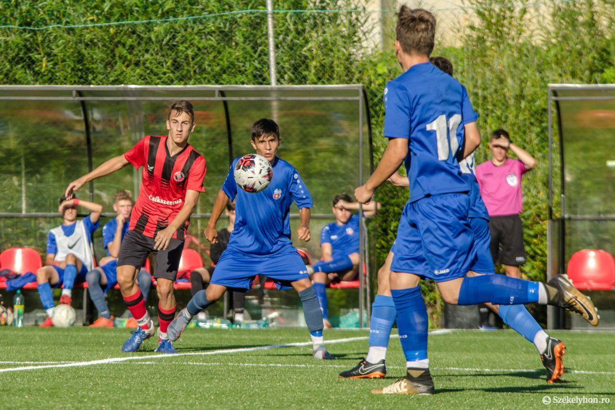 FK Csíkszereda–Bukaresti CSA Steaua U17 •  Fotó: Pinti Attila
