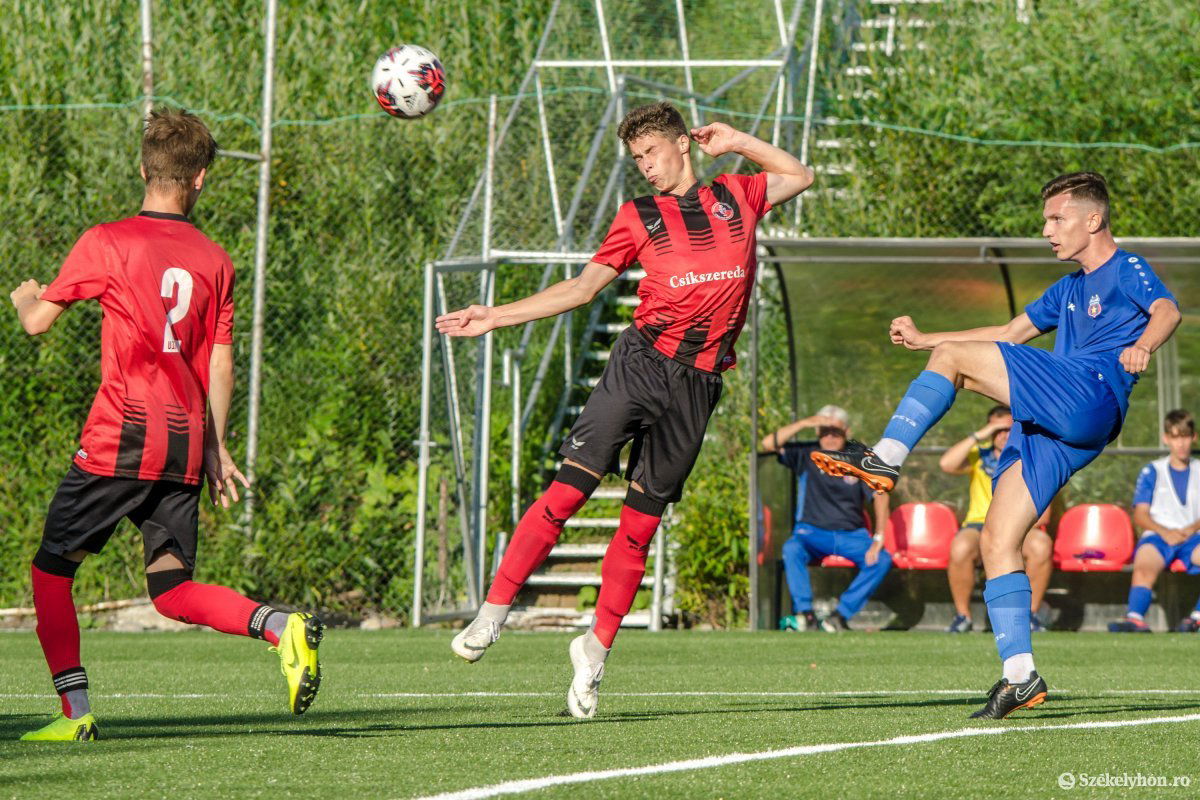FK Csíkszereda–Bukaresti CSA Steaua U17 •  Fotó: Pinti Attila