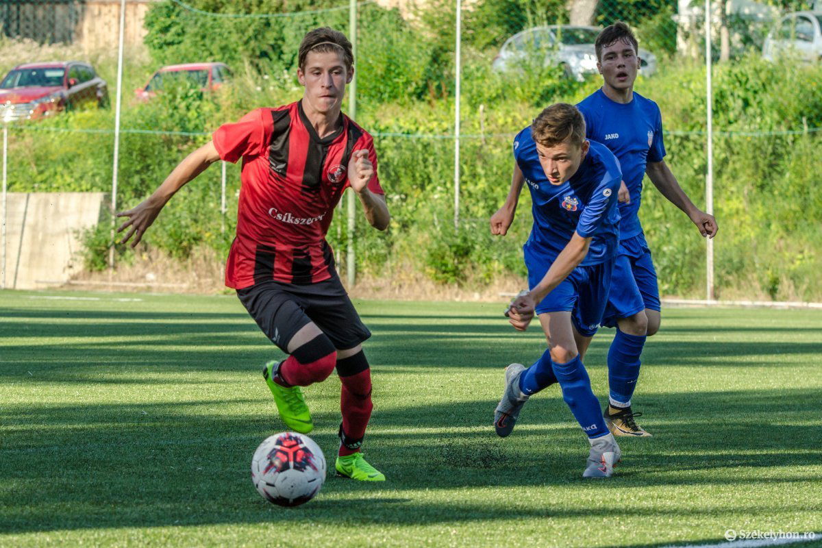 FK Csíkszereda–Bukaresti CSA Steaua U17 •  Fotó: Pinti Attila