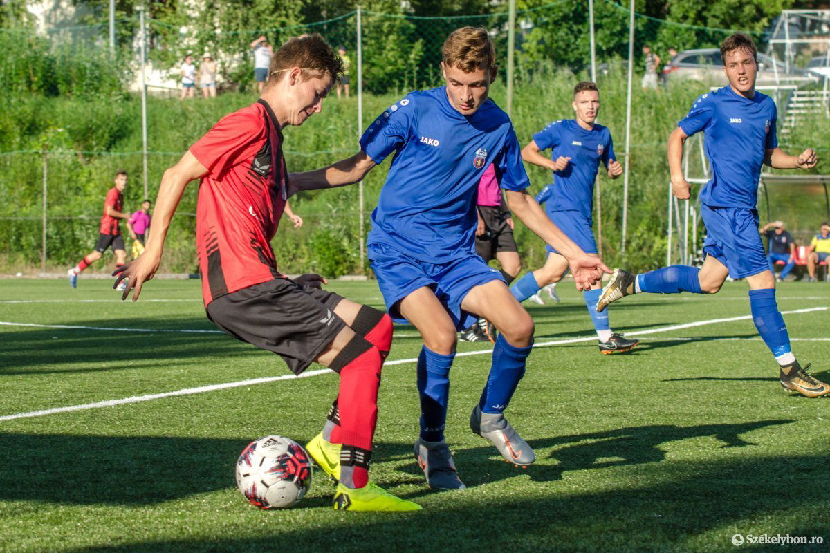 FK Csíkszereda–Bukaresti CSA Steaua U17 •  Fotó: Pinti Attila