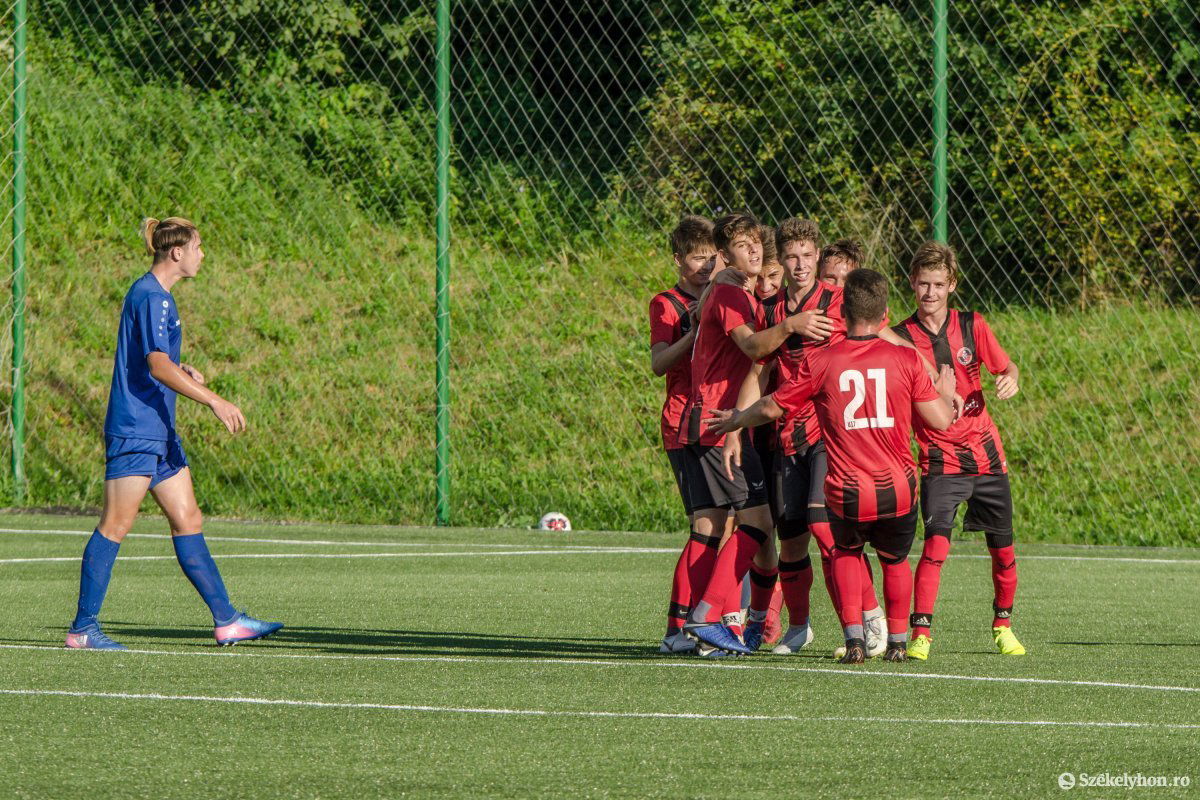 FK Csíkszereda–Bukaresti CSA Steaua U17 •  Fotó: Pinti Attila