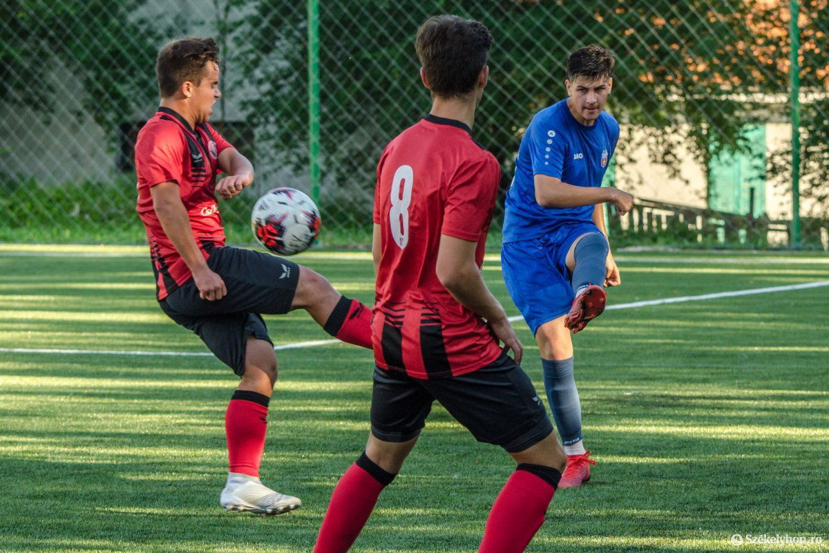 FK Csíkszereda–Bukaresti CSA Steaua U17 •  Fotó: Pinti Attila