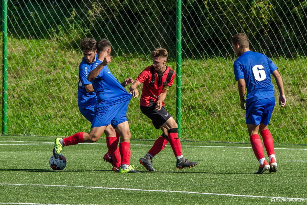 FK Csíkszereda–Bukaresti CSA Steaua U19 • Fotó: Pinti Attila