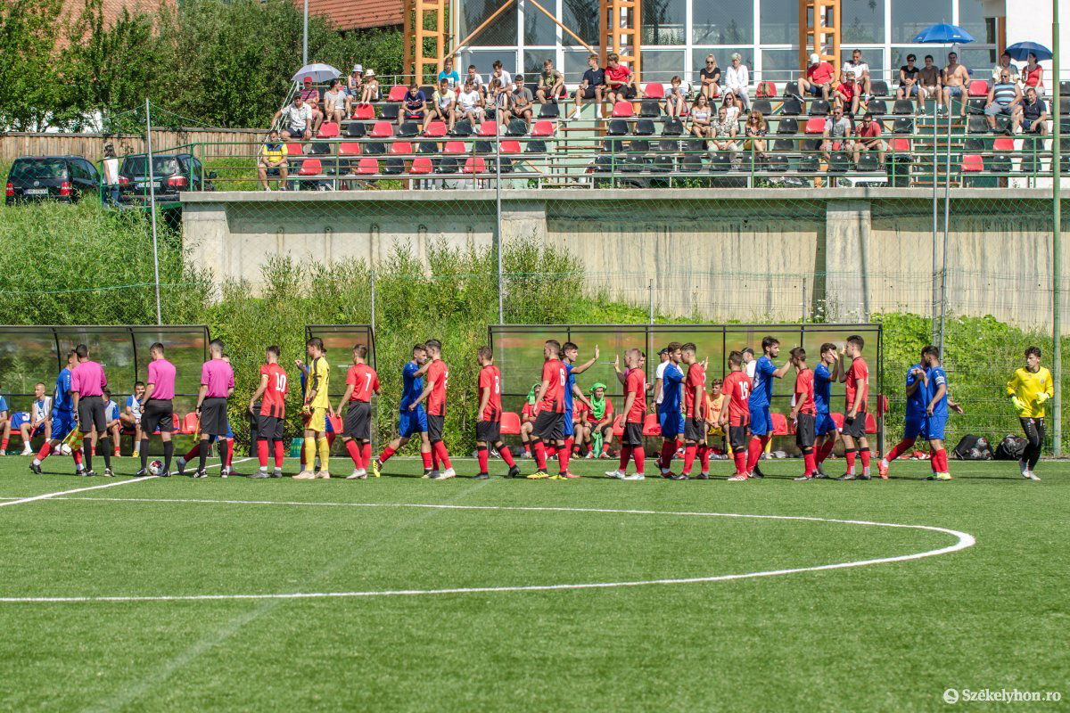 FK Csíkszereda–Bukaresti CSA Steaua U19 •  Fotó: Pinti Attila