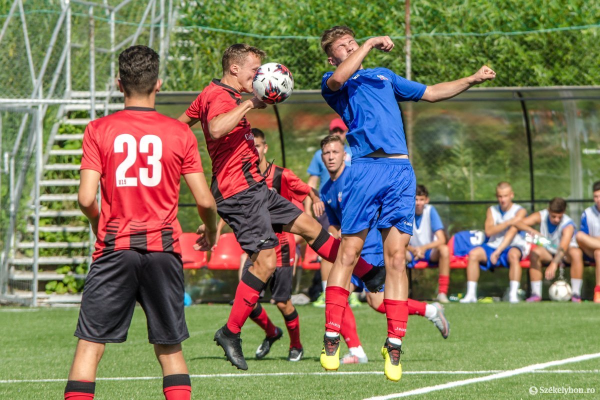 FK Csíkszereda–Bukaresti CSA Steaua U19 •  Fotó: Pinti Attila