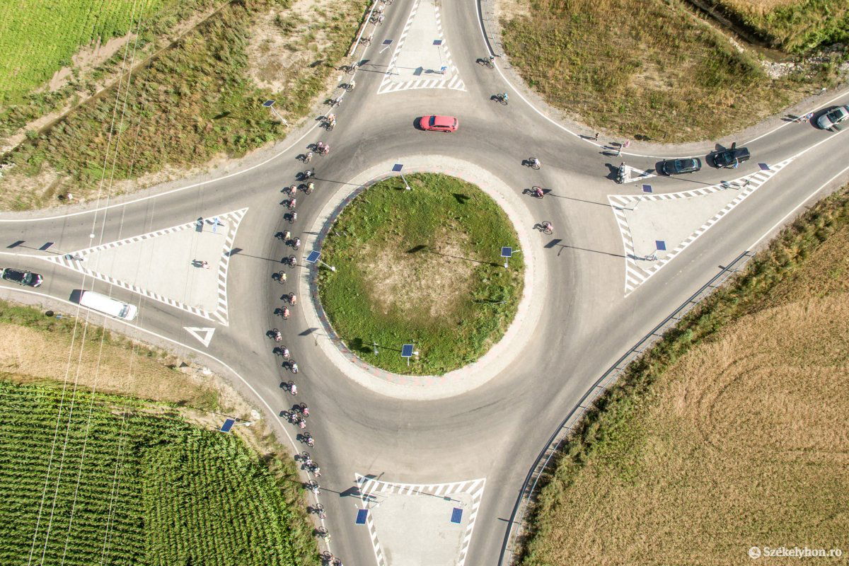 &bullet;  Fotó: Pinti Attila