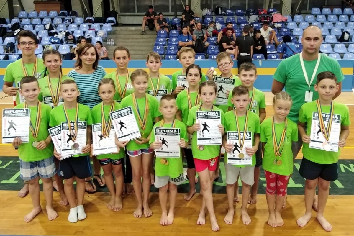 Csoportkép a Csíki Titánokkal &bullet;  Fotó: Csíki Titánok