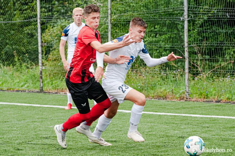 Fociakadémia Csíkszeredában: sok gyerek szeretne élsportoló lenni, de keveseknek adatik meg •  Fotó: Gábos Albin
