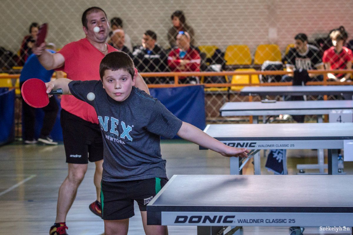 &bullet;  Fotó: Pinti Attila