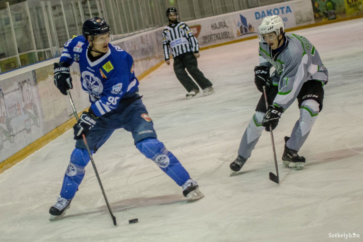 Gecse Hugó (balról) és Olivér 2019 márciusában egy Csíkszeredai Sportklub–Sapientia U23 mérkőzésen •  Fotó: Pinti Attila