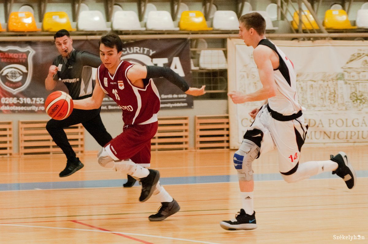 &bullet;  Fotó: Gábos Albin