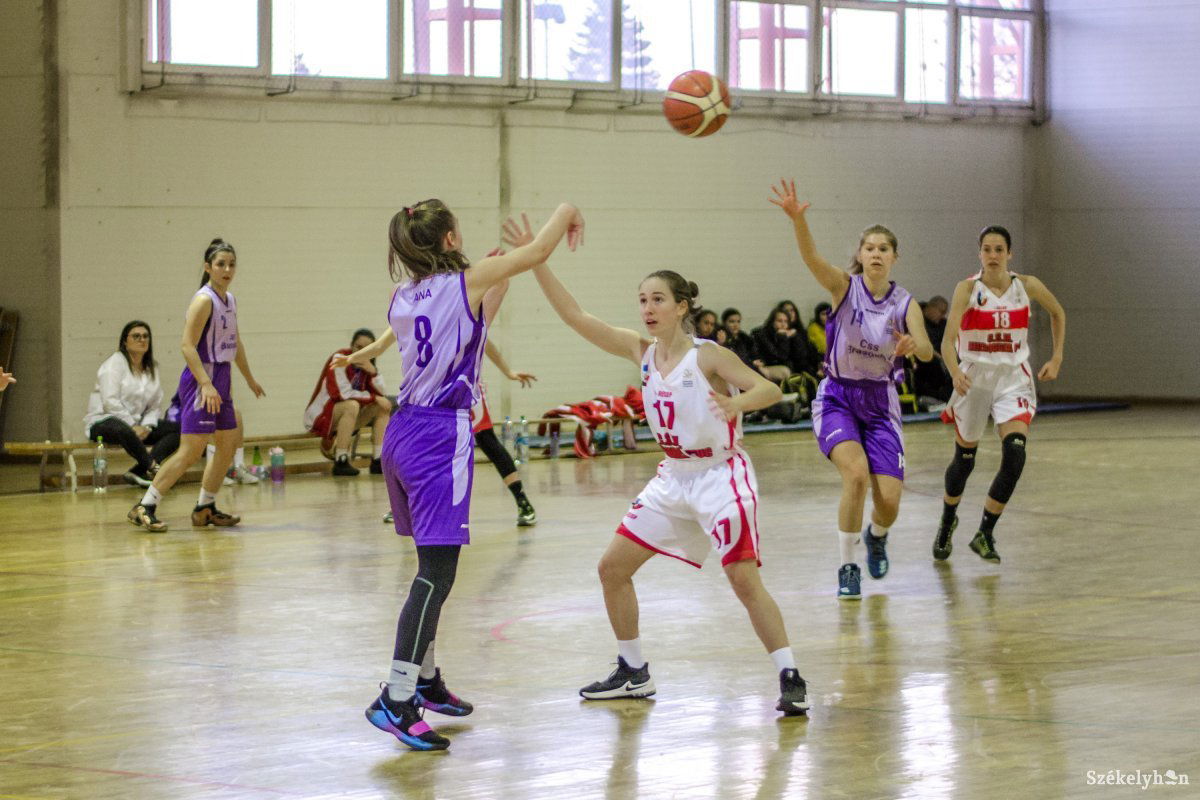 &bullet;  Fotó: Pinti Attila