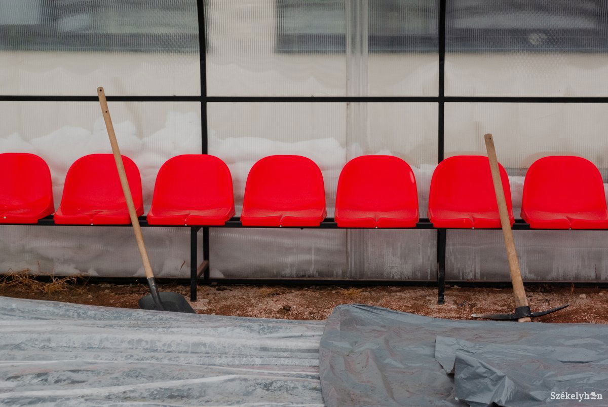 Nekimennek. Tucatnyi új stadion épült az elmúlt bő egy évtizedben Romániában, és legalább ugyanennyi áll tervezés alatt •  Fotó: Gábos Albin