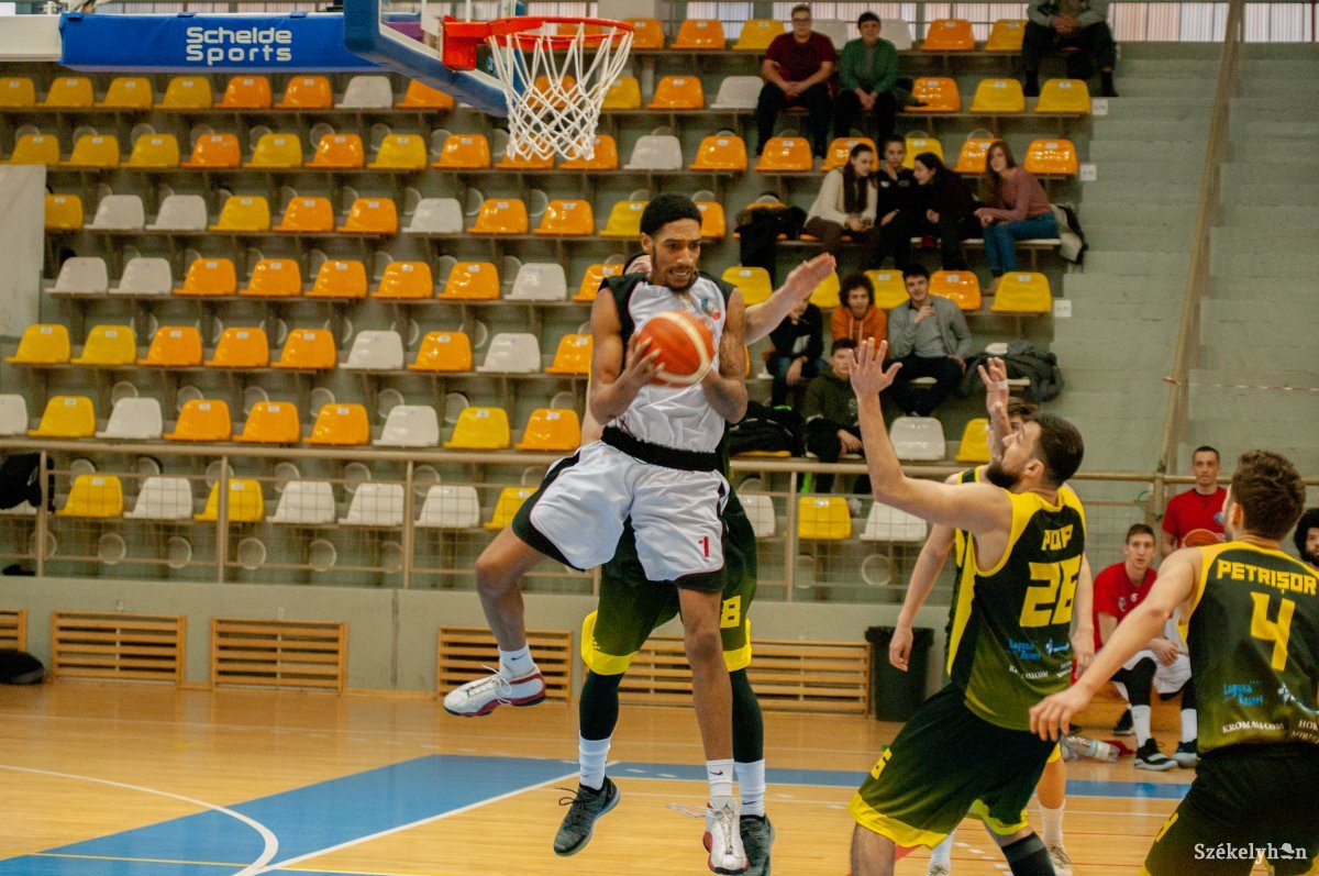 &bullet;  Fotó: Gábos Albin