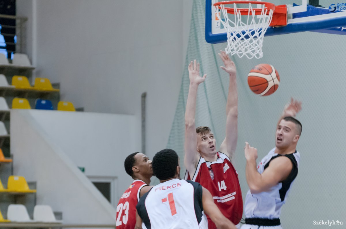 &bullet;  Fotó: Gábos Albin